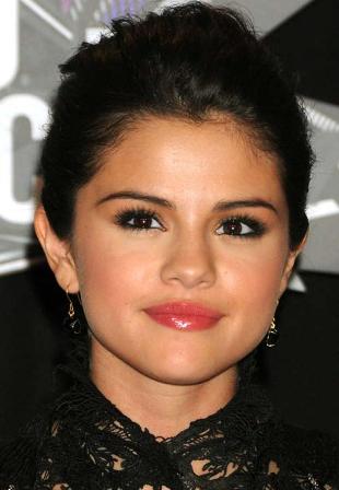 Selena Gomezin silmämeikki
