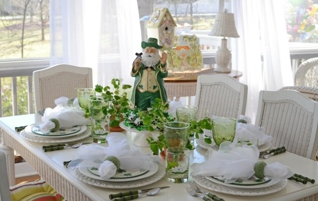 Fläktvikt sommarbord dekoration porslin figur