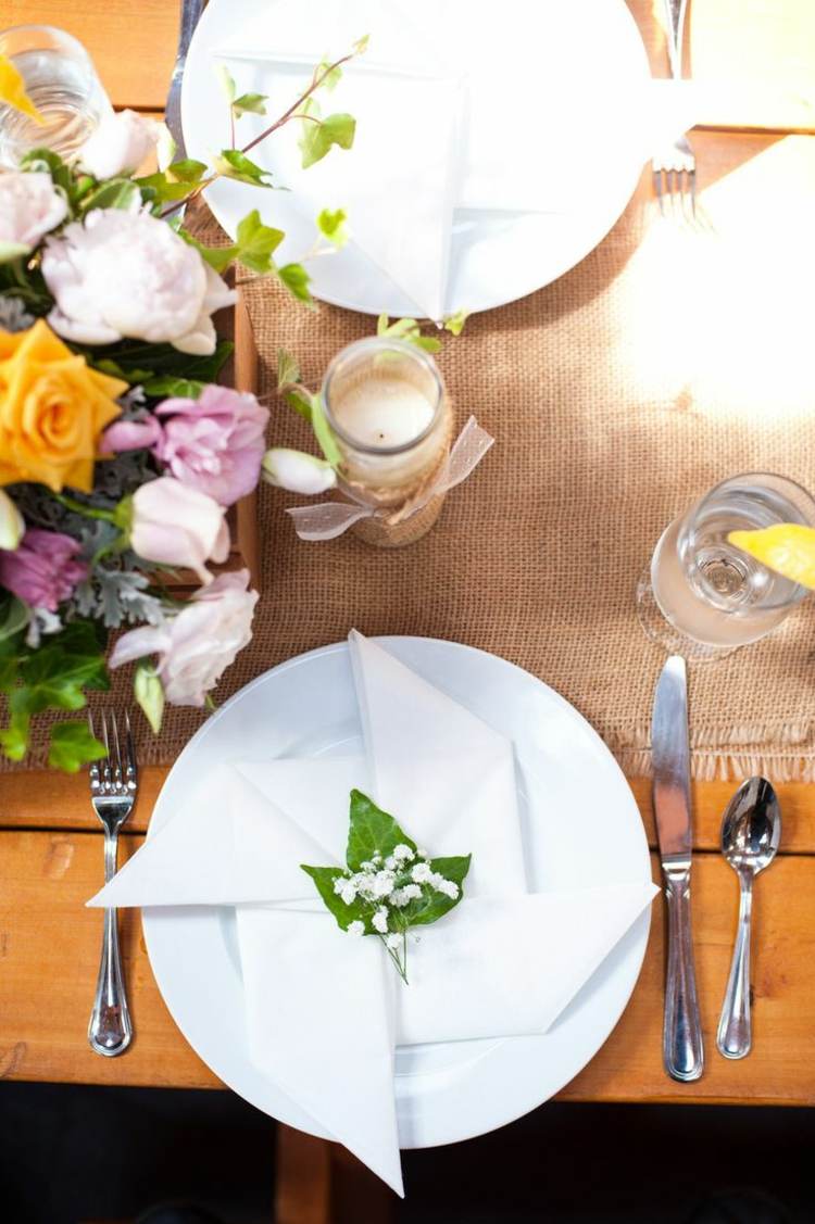 servetter vika väderkvarn blad dekoration rosor