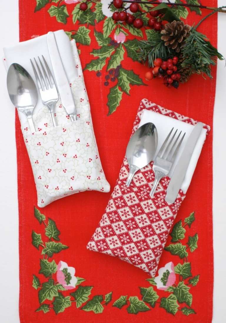 servetter vik för julväska design bestick röd vit bordslöpare
