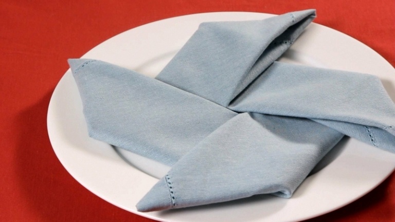 servetter vik för jul pinwheel idé blå dekoration vinter
