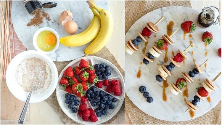 Sweet finger food mini-pannkakor-frukt-spett-ingredienser-utsökt-dessert