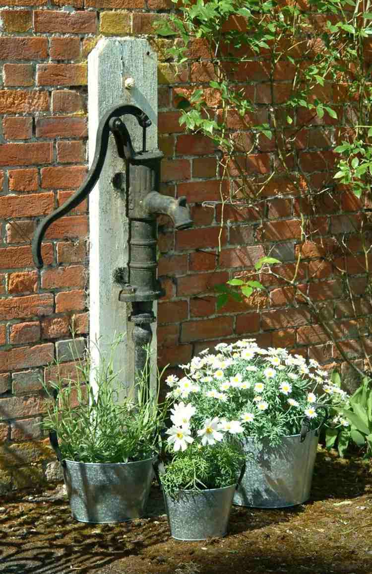 shabby-chic-trädgård-vatten-pump-trädgård-dekoration-antik-dekorera-blomma-dekoration