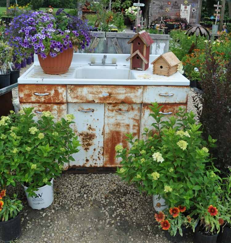 shabby-chic-garden-sink-outdoor-tvätt-skåp-rost-metall