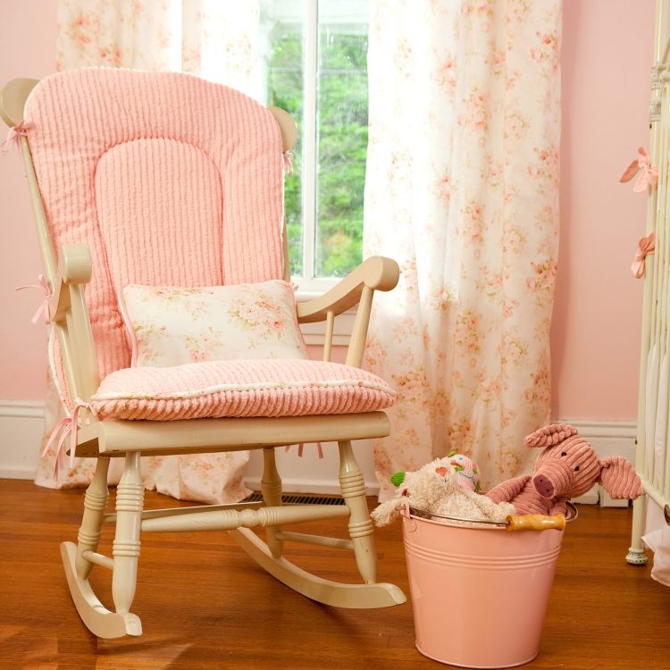 Shabby Chic Furniture - gungstol - barnrum - rosa sittdyna