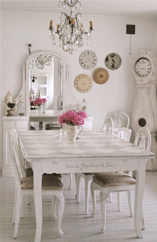 shabby-chic-dining-room-vintage-dial-clock-wall-decoration