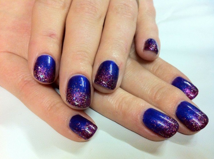 shellac gel nagel design blå glitter tips röd