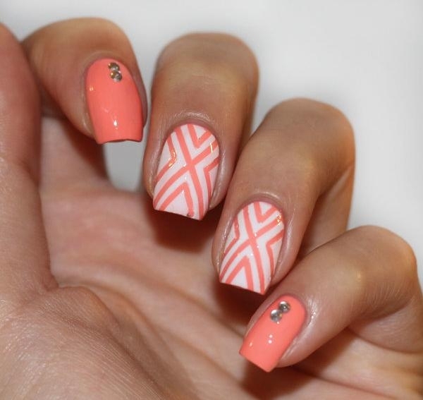 Gel naglar-persika-shellack-uv-gel-geometriska-mönster
