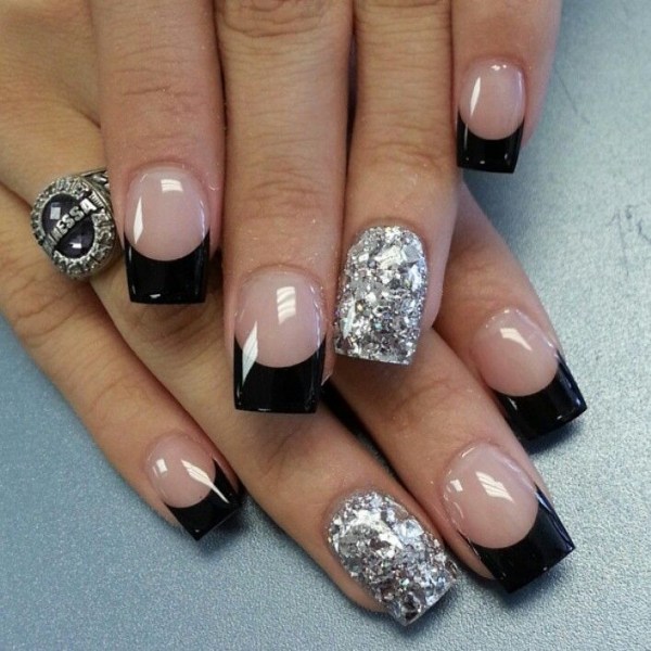 Gel-nagel-design-fransk-gel-modellering-glitter-partiklar
