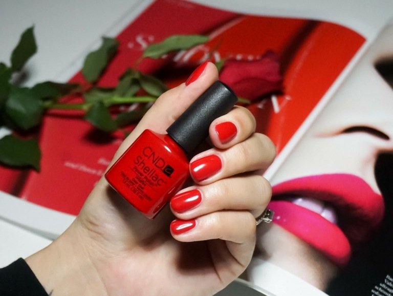 Shellac naglar uv nagellack erfarenhet röda naglar