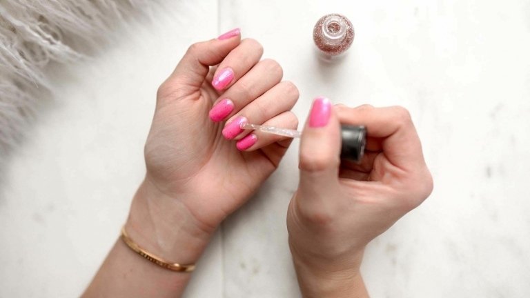 gel nagellack erfarenheter stärka tunna naglar vård tips