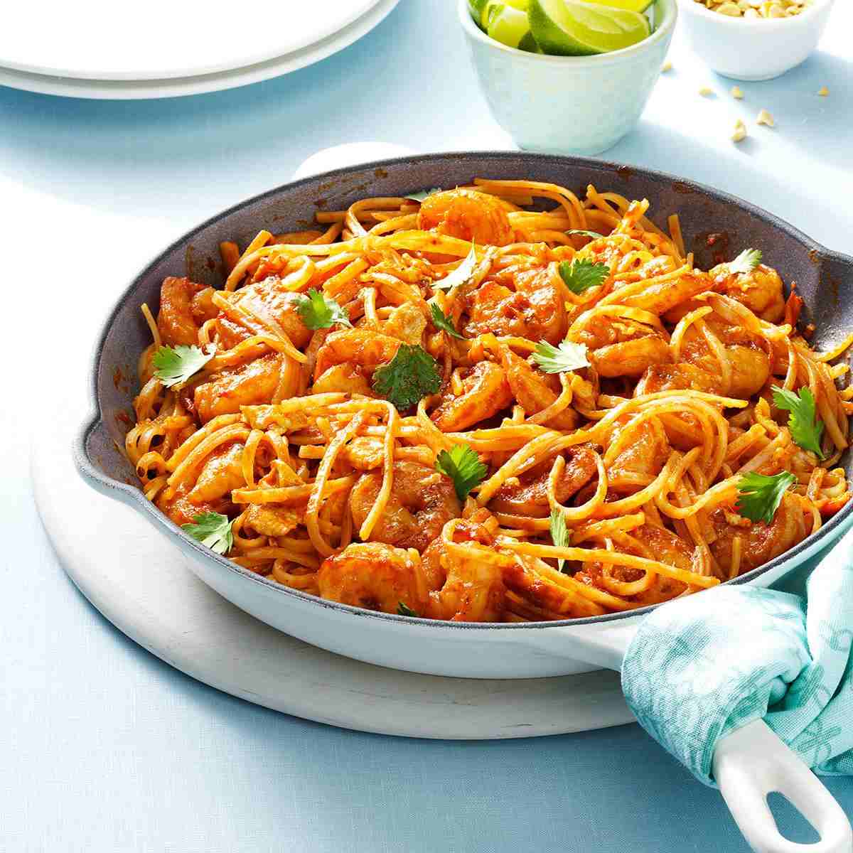 Räkpasta Recept Pad Thai Tomatsås Gör spagetti själv