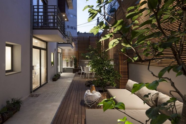 Trä sekretess skärm-trädgård-modern-stad-lägenhet-lounge-utomhus-sittplatser-växter