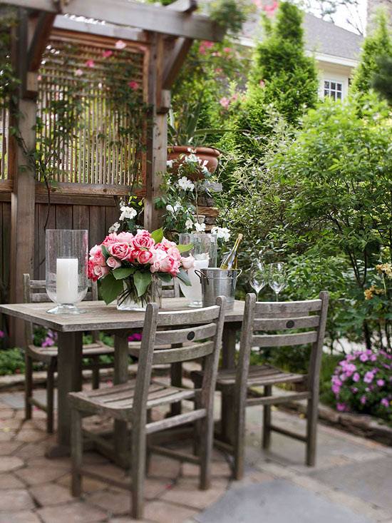 Trä pergola sten kakel trädgård design