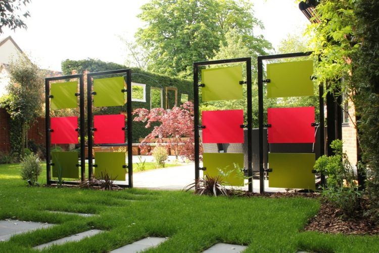 Bygg en privat skärmträdgård själv glasstaketpaneler terrass