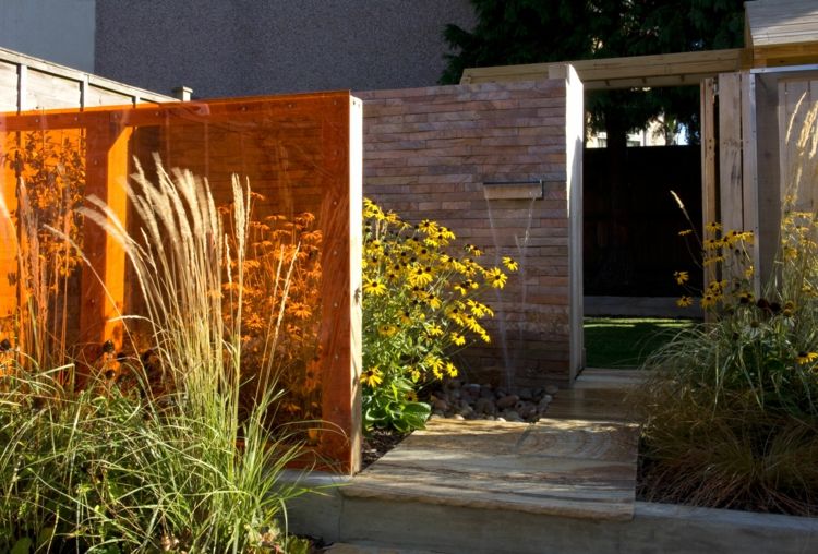 Bygg din egen privatlivsskärm i trädgården Glasstaket i matt färg