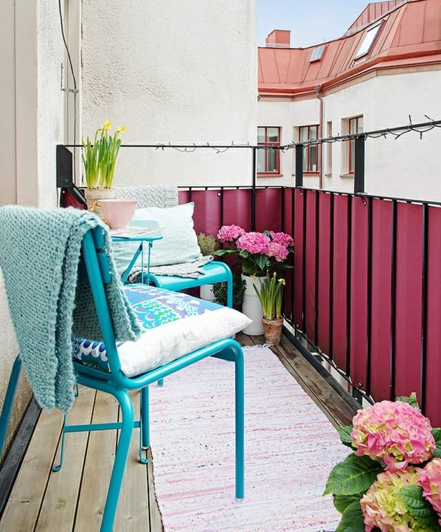 Vintage möbler stål azurblå liten balkong