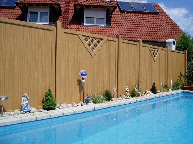 Sekretessstängsel av plastträ ser ut-ljusflätade element-pool