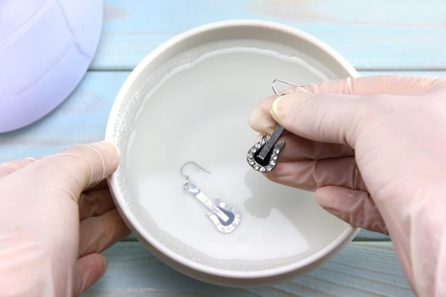silversmycken-rengöring-hushållsmedel-tips-tvål-tvål-ammoniak-vatten