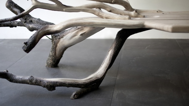 träbänkdesign av naturmaterial av Benjamin Graindorge