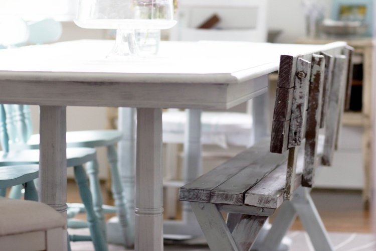 Bänk till matsalen - bygg den själv - vintage - trä - vit - ljusblå