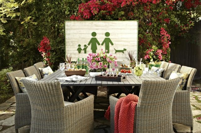 mysig matplats utomhus trädgård design idéer färska blommor bord