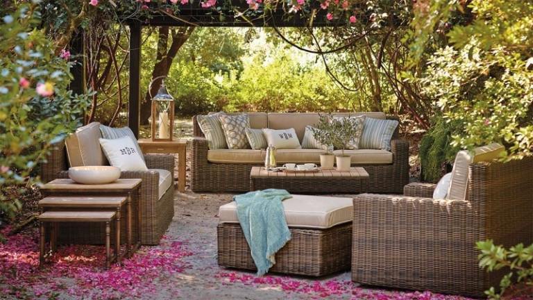 Sittgrupp-trädgård-soffa-fåtölj-pall-utdragbara-soffbord