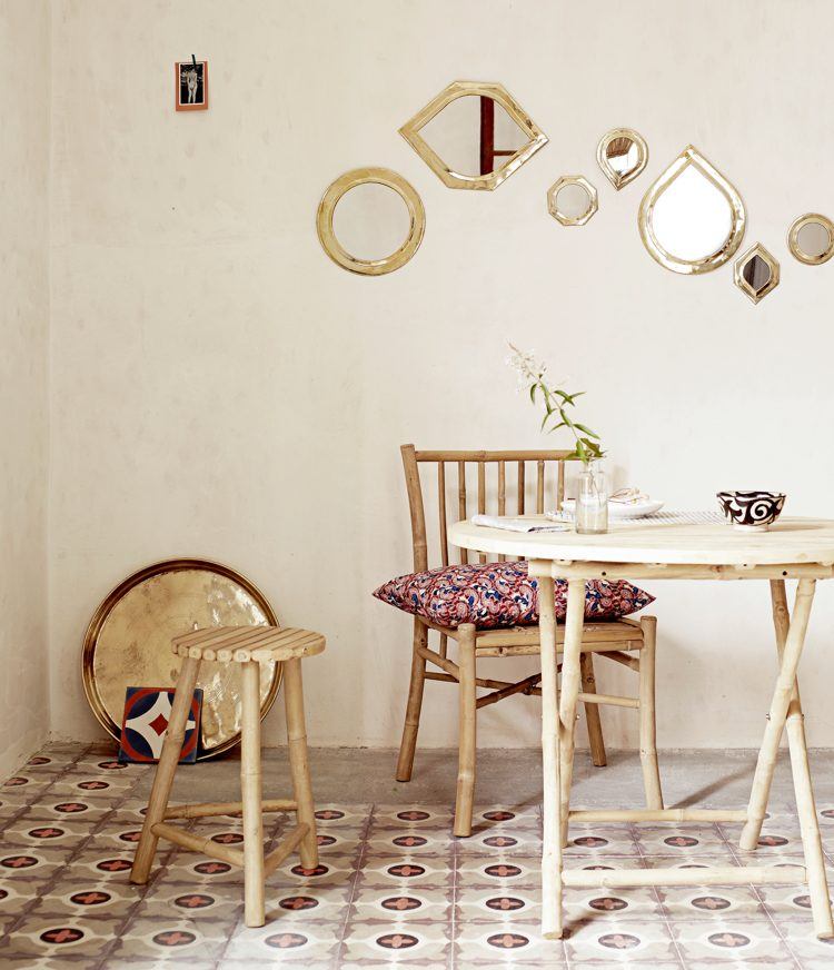 terrass-skandinavisk-möblering-bambu-rotting-möbler-hopfällbar-bord-stol-pall