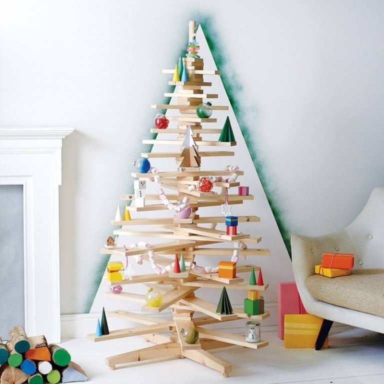 Skandinaviska juldekorationer-gör-det-själv-gör-trä-idéer-jul-träd-träbrädor-vägg-dekoration-vardagsrum-intressant