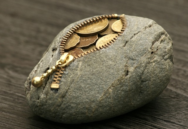 sten dragkedja plånbok pengar skulptur effekt
