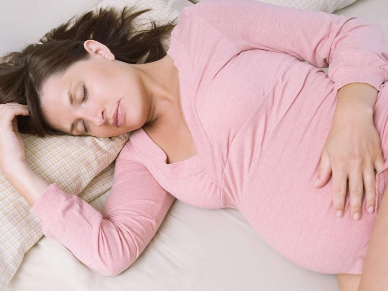 Nukkuma -asemat raskauden aikana