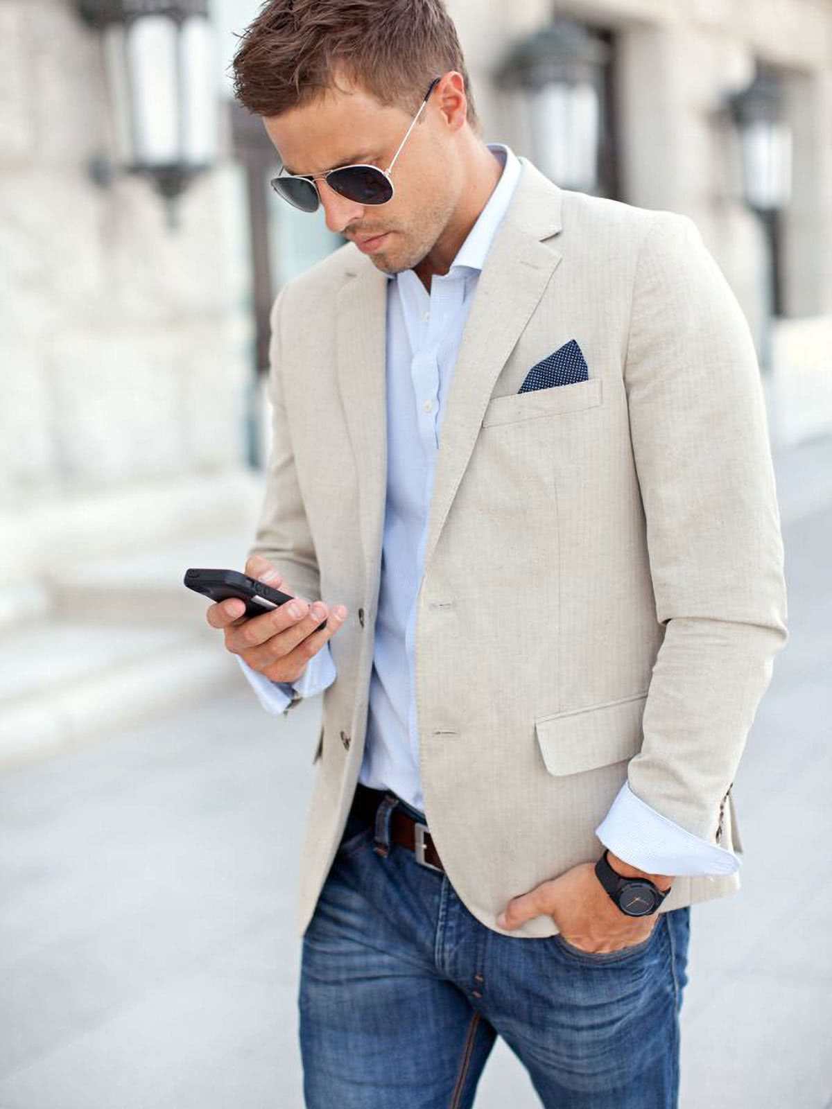 Smart casual look bröllop män outfit linne blazer jeans solglasögon