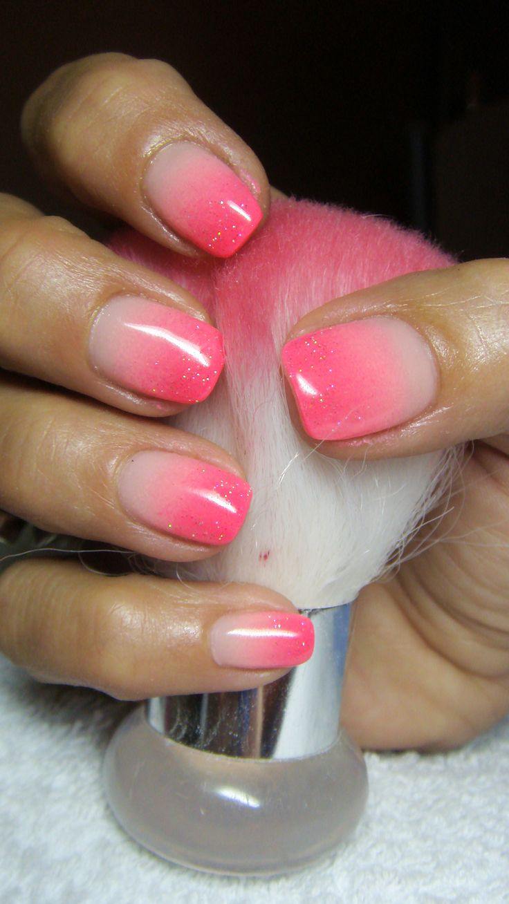 ombre-nagel-design-dig-rosa-vit-glitter-lack