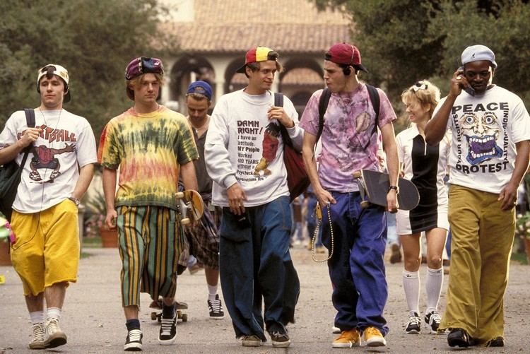 90-tal-fest-outfit-män-extrema-jeans-byxor-clueless