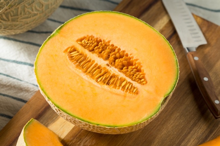 honungsmelon apelsin inuti är cantaloupesort