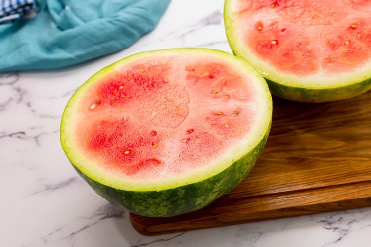 Tecken på nitrater i en vattenmelon