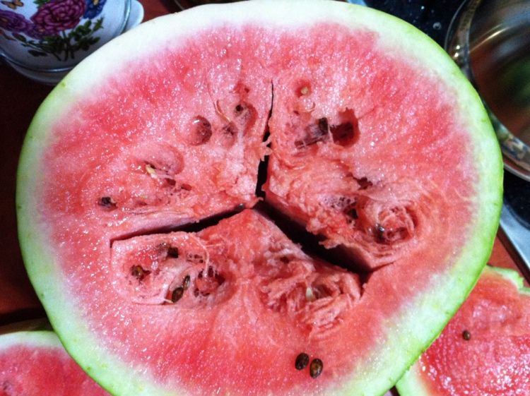 Ät inte vattenmelon med ett stort, ihåligt centrum