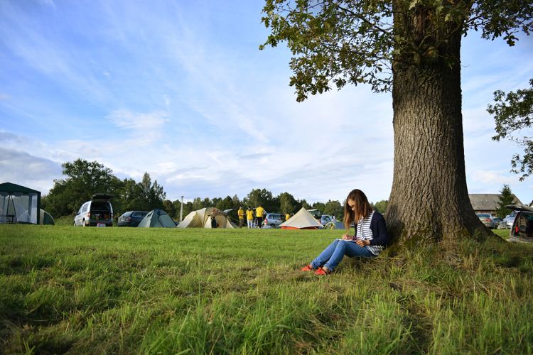 Camping semester med barn tält campingplats