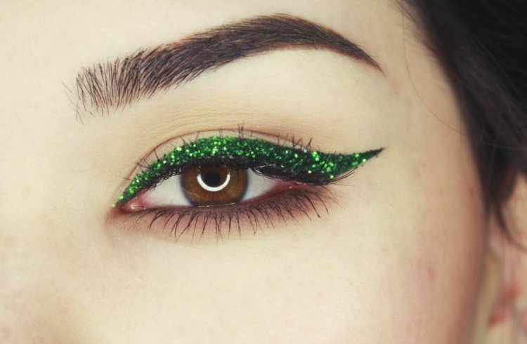 glittergrön eyeliner idé-sommar-ögon-smink