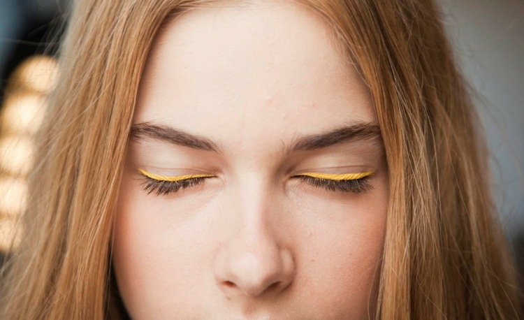 eyeliner gul kajal idé-sommar-sol-ögon-smink