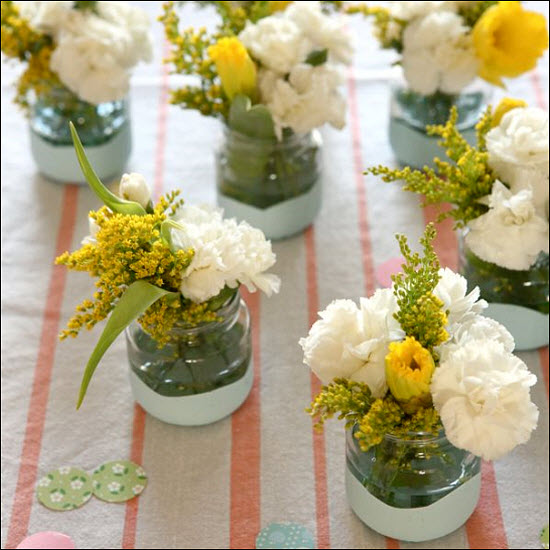 sommar bordsdekoration trädgård fest baby glasögon vaser blommor