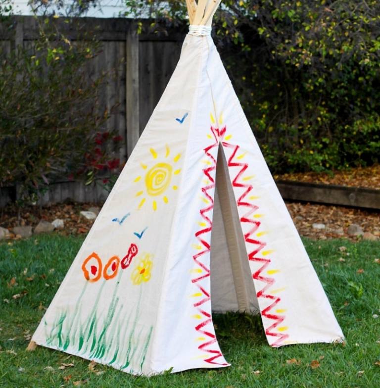 Sommar-DIY-dekoration-idéer-tält-barn-trädgård