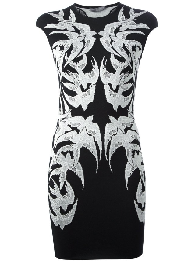 Swallow-pattern-shift-dress-close-to-the-body-stylish-alexander-mcqueen