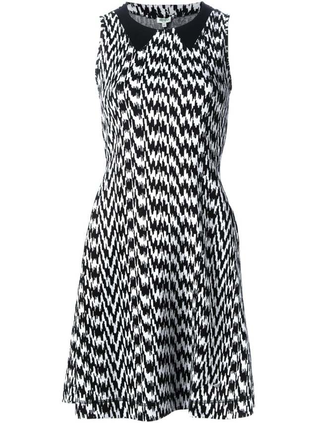 Strandklänning-KENZO-grafiskt-mönster-svart-vit-krage