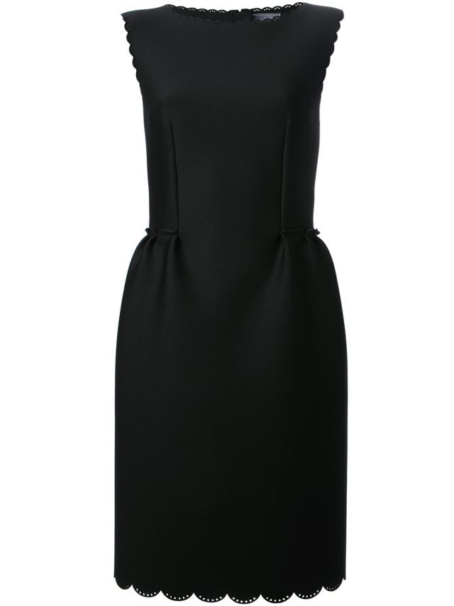svart-klänning-understryker-feminin-siluett-LANVIN-figur-typ-x