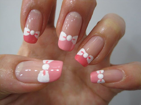 Sommar-nagel-design-rosa-fransk-manikyr-loopar-diy
