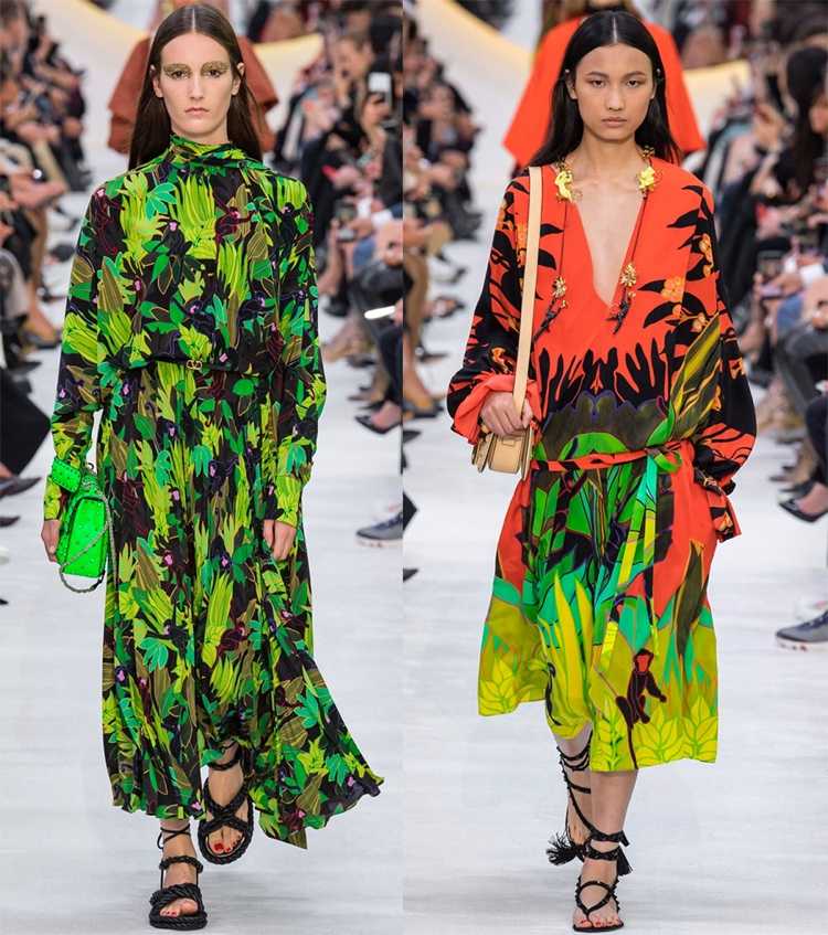 Valentino vår-sommar 2020 maxiklänningar med tropiskt utseende