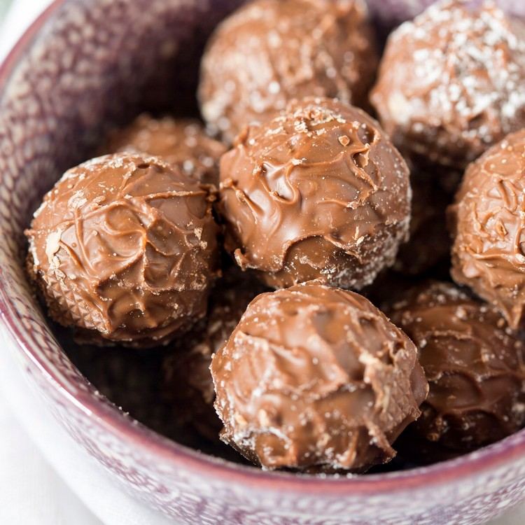 Tryffelrecept med fyllning Sommardesserter med lågt kaloriinnehåll