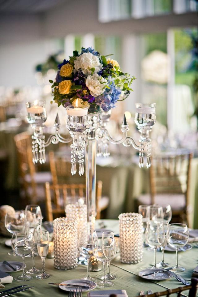 sommar bord dekoration ljus bukett färgglada bröllop