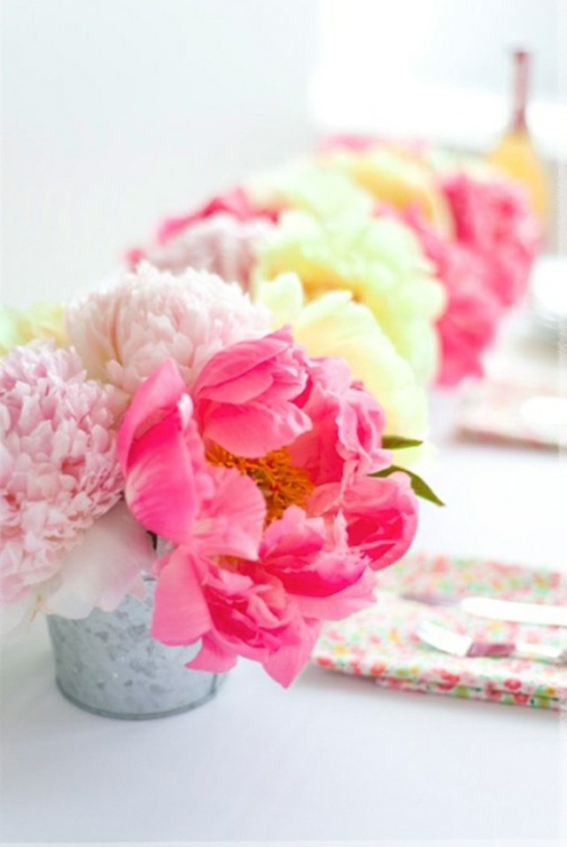 sommar bröllop pion bord dekorationer rosa nyanser hink vas